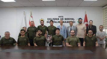 Hasipoğlu, Vakıflar Tekerlekli Sandalye Basketbol Takımı’nı kabul etti