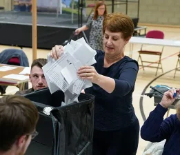 İngiltere’de yerel seçimlerin ilk sonuçlarında aşırı sağcı Reform UK Partisi öne çıktı