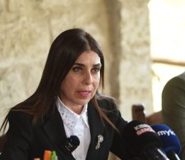 İzlem Gürçağ Altuğra, UBP’den istifa ettiğini açıkladı