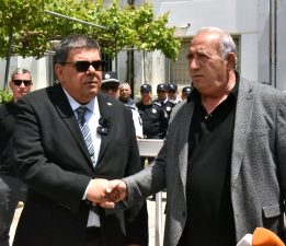 Kar-İş’ten Maliye Bakanlığı önünde eylem… Berova’nın daveti üzerine toplantı yapıldı, uzlaşıya varıldı