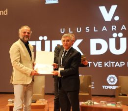 KKTC’li sanatçı Ceyhan Özyıldız’a “Hacı Bektaş-ı Veli” özel ödülü …