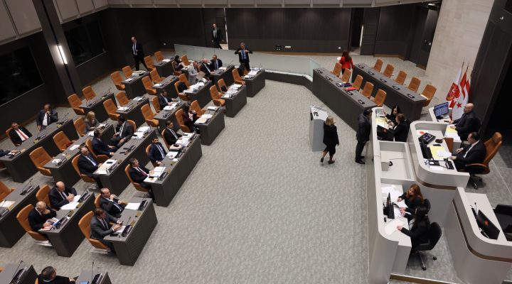 Meclis Genel Kurulu bugünkü çalışmalarını tamamladı…Muhaceret (Değişiklik) Yasa Tasarısı oy çokluğuyla kabul edildi