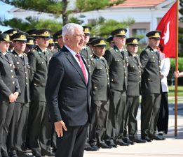 Özçınar, 19 Mayıs Atatürk’ü Anma Gençlik ve Spor Bayramı Törenine katıldı