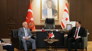 Öztürkler: “Rumlar milli gelirini refah yerine silaha harcıyor”