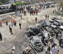 Pakistan’da demir yolu hattında meydana gelen patlamada 23 kişi öldü