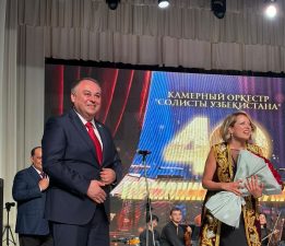 Piyanist Rüya Taner, Taşkent’te düzenlenen gala gecesine katıldı