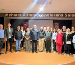 Polis Genel Müdürlüğü ile Milli Eğitim Bakanlığı’ndan öğrenci ebeveynlerine yönelik konferans