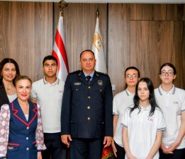 Polis Genel Müdürü Adalıer Lefkoşa Türk Lisesi öğrencilerini kabul etti