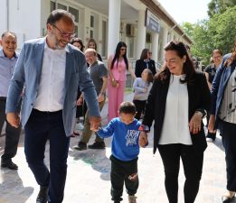 Sadıkoğlu, Ötüken Özel Eğitim Okulu’nu ziyaret etti