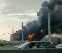 Tahran’da alışveriş merkezinde çıkan yangında 26 kişi yaralandı