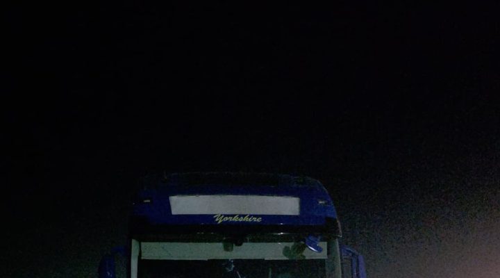 Yola atık madde döken araç sürücüsü rapor edildi