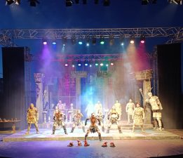 “Büyük Romulus” Girne’de sahnelendi