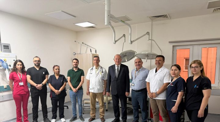 Dinçyürek, Gazimağusa Devlet Hastanesi’ni ziyaret etti: “Bayramda 5 hastaya anjiyo yapılıp tedavi edildi”