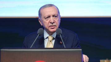 Erdoğan: “Yaşananlar ana muhalefet partisinin iç meselesi. Bizi ilgilendirmez, güvenli takip mesafesinden izlemekle yetiniyoruz”