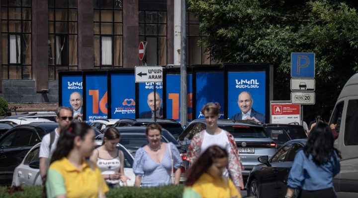 Ermenistan’da halk sandık başında