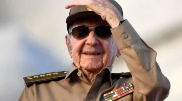 Eski Küba Devlet Başkanı Castro, 95’inci yaş günü dolayısıyla düzenlenen törene katıldı