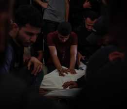 İsrail ordusu balıkçı teknelerinde ateş açtı…15 yaşındaki çocuk hayatını kaybetti
