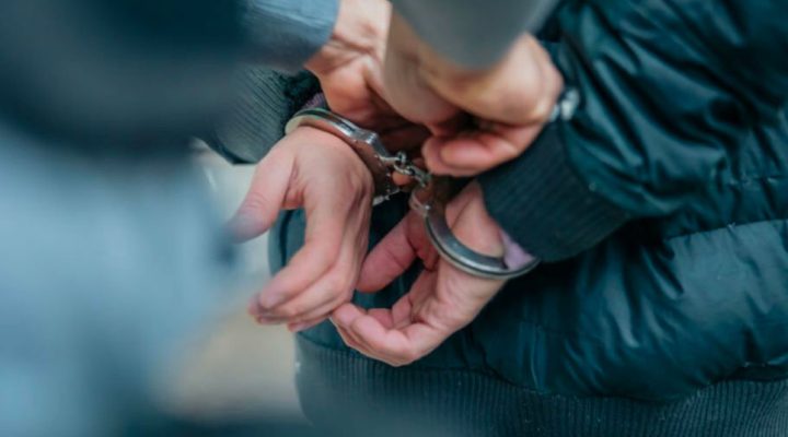 Lefkoşa’da uyuşturucu madde bulundurmaktan üç kişi tutuklandı