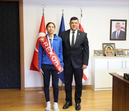 Milli atlet Ada Kafa, DAÜ Rektörü Kılıç’ı ziyaret etti