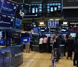 New York borsası karışık seyirle açıldı