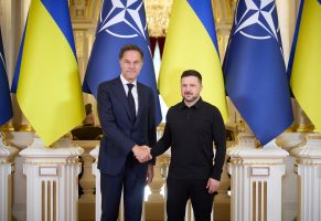 Rutte, Patriot füzelerinin Ukrayna’ya “günlük ve haftalık olarak” ulaştırıldığını söyledi