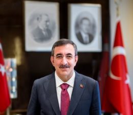 Türkiye Cumhurbaşkanı Yardımcısı Yılmaz, CONIFA Şampiyonu KKTC’yi tebrik etti