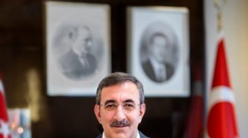Türkiye Cumhurbaşkanı Yardımcısı Yılmaz, CONIFA Şampiyonu KKTC’yi tebrik etti