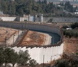 “Utanç Duvarı” yakınında silahlı saldırı: Bir İsrailli öldü, beş kişi yaralandı