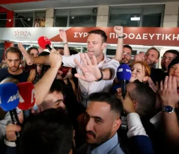 Yunanistan’da 7 milletvekili muhalefetteki Yeni Sol Partisinden istifa etti